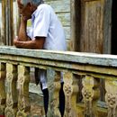 (2001-05) Kuba 16021 - Baracoa - Veranda mitten im Ort