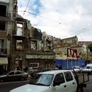 (2001-07) Lissabon 0115 - An der Strassenbahn Linie 28 Naehe Alfama