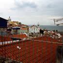 (2001-07) Lissabon 0210 - Blick vom Miradouro de Santa Luzia zum Tejo