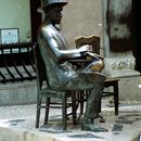 (2001-07) Lissabon 0317 - Fernando-Pessoa-Denkmal vor dem Café A Brasileira
