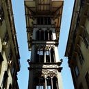 (2001-07) Lissabon 0519 - Elevador de Santa Justa von unten