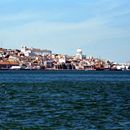 (2001-07) Lissabon 0608 - Blick vom Suedufer des Tejo zur Alfama