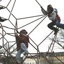 (2005-04) Spielplatz 2047