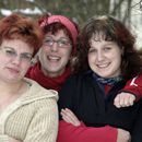 (2006-03) Hof 660 Ziel - Foto mit drei Schwestern