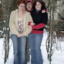 (2006-03) Hof 671 Ziel - Foto mit drei Schwestern