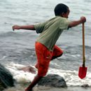 (2007-08) RUG HK 0075 Kids am Strand