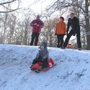 (2009-01) 960 Rodeln mit Brit und Silke im Agra-Park