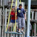 (2009-06) 136 Spielplatzausflug mit Brit und Maxim