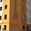 (2015-04) CP 0121 - Fassade in der Loessniger Strasse aus den 30ern