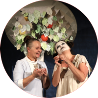 Meike Kreim und Anne Swoboda mit ihren "Grimmschwestern" im Sterntaler